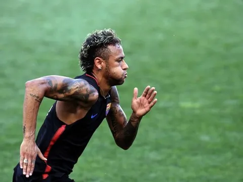 PSG mua Neymar: Nửa tỷ USD đổi lấy sự tôn trọng