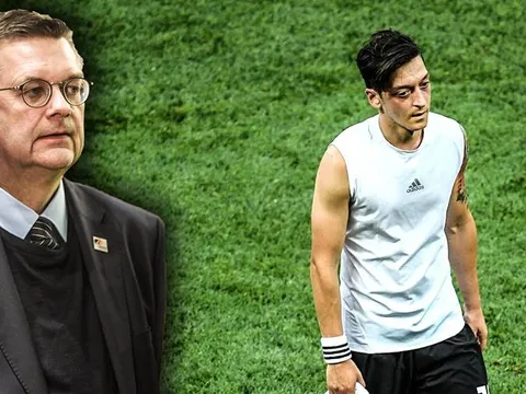 Quan chức Đức thừa nhận sai lầm trong scandal với Ozil
