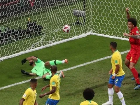 Fan MU chọc tức Man City với pha phản lưới của Jesus và Fernandinho