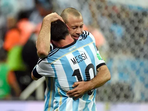 Quên Messi đi, Argentina cần đổ máu và Mascherano thủ lĩnh hơn