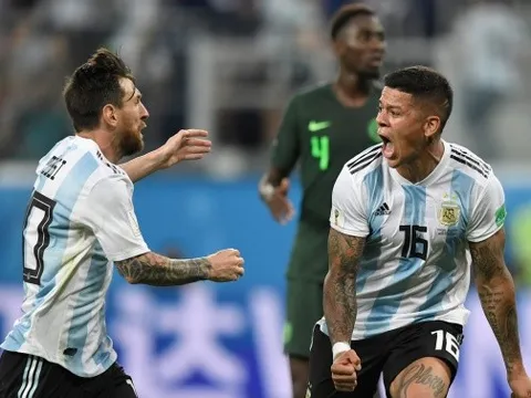 Quên Messi đi, hãy thưởng thức thứ bóng đá huyền diệu!