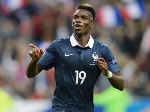 Quyết chiến với Argentina, fan Man United cổ vũ Pogba cuồng nhiệt