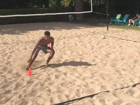 Quyết ghi điểm với Mourinho, Rashford 'chấp' cái nóng tại Ba Lan