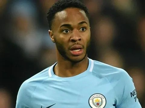 Sao Napoli chưa đến, Man City đau đầu vì tương lai Sterling