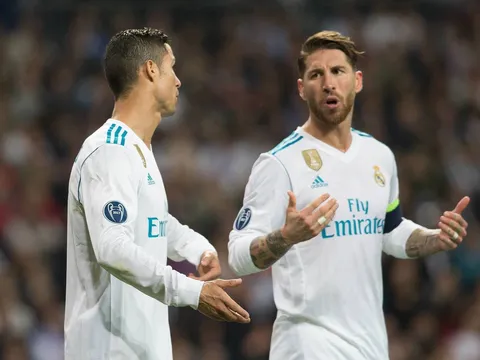 Ramos phản pháo Ronaldo: Real Madrid như một gia đình
