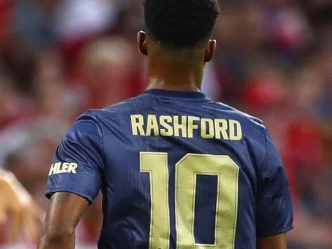 Rashford phản ứng ra sao khi được trao áo số 10 huyền thoại tại M.U?