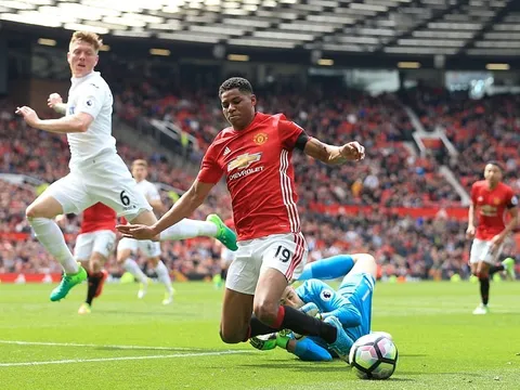 Rashford, Mourinho nói gì sau cáo buộc ăn vạ?