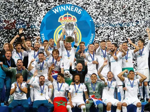 Real Madrid: Kẻ tắm tới 3 lần trên 1 dòng sông