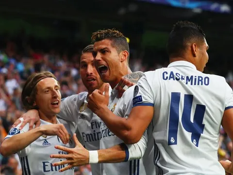 Real Madrid cán mốc 100 bàn trong 8 mùa liên tiếp