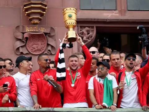 Man Utd mở cuộc đàm phán, quyết mua sao Eintracht Frankfurt