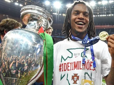 Thực hư chuyện đàn em CR7 sắp thành cầu thủ đắt nhất Bayern