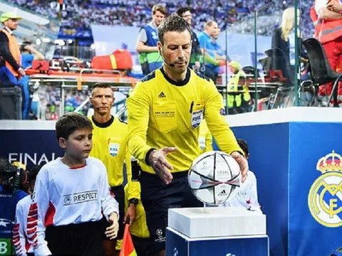 Vợ tuyển thủ Anh tham gia lực lượng trợ lý VAR ở World Cup