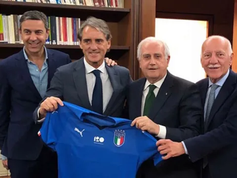 Có một nỗi buồn mang tên Roberto Mancini