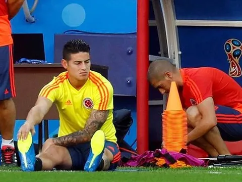 Rodriguez nhăn nhó tập hồi phục, HLV Pekerman lo ra mặt