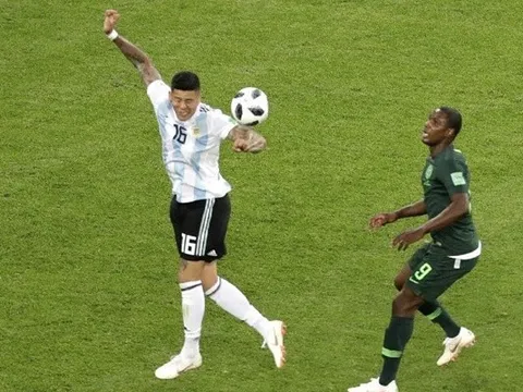 TRANH CÃI: Nigeria bị "cướp" trắng trợn quả penalty từ Rojo?