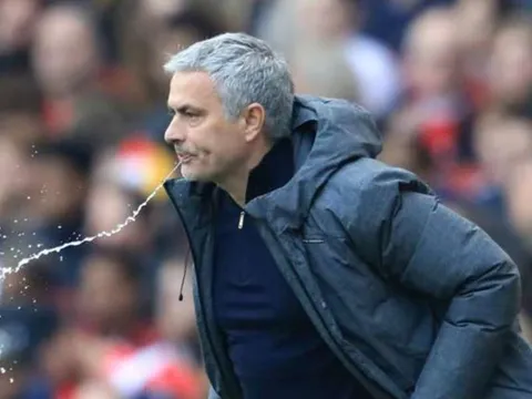 Rời Emirates, Mourinho không quên 'đá xoáy' Arsenal và Wenger
