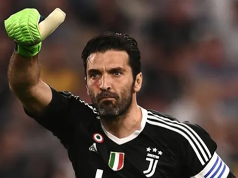 Rời Juventus, Buffon được một loạt đại gia Anh theo đuổi