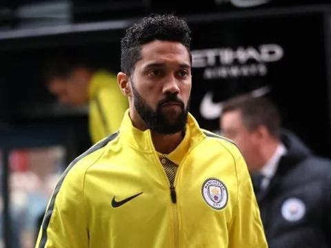 Rời Man City, Gael Clichy lập tức có bến đỗ mới