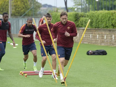 Roma 'thiếu lửa' trước giờ đại chiến với Milan