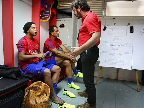 Ronaldinho, Kluivert chuẩn bị cho đại chiến M.U đêm nay