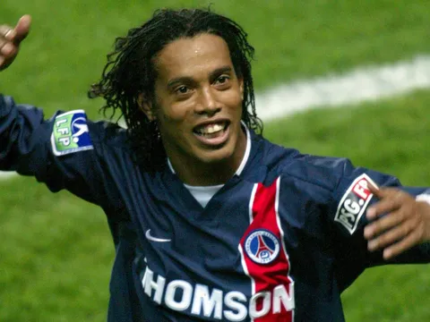 Ronaldinho từng bá đạo ở PSG như thế nào?