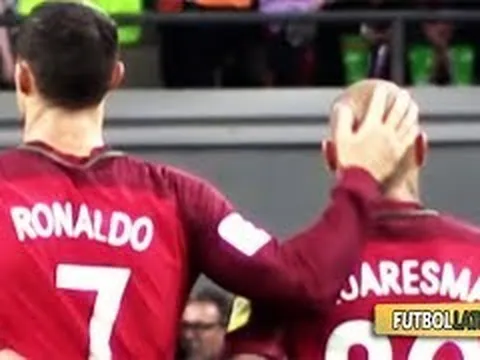 Ronaldo an ủi đồng đội sau thất bại trên chấm 11m
