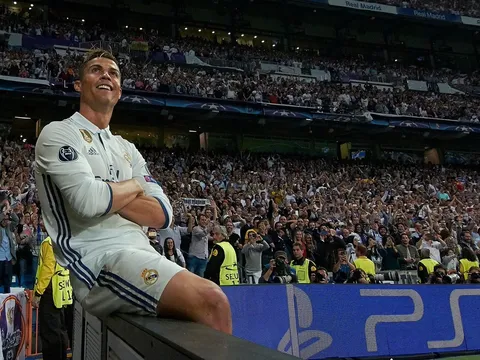 Ảnh vui Ronaldo lộ thân phận 'kẻ hủy diệt' sau khi đè bẹp Atletico