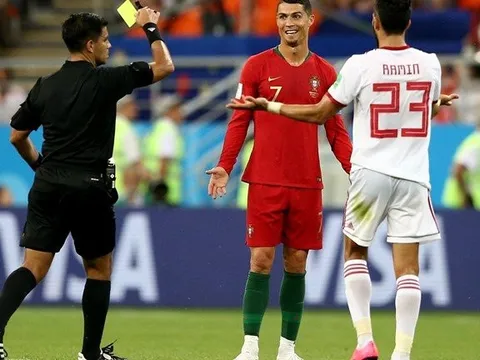 Ronaldo đáng bị thẻ đỏ, VAR là trò hề