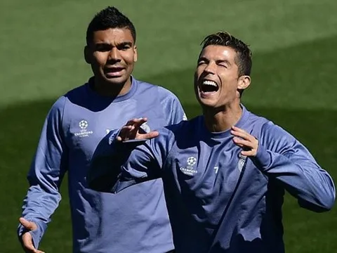 Ronaldo cười thả ga bất chấp đại chiến thành Madrid cận kề