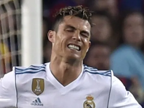 Ronaldo gieo sầu cho Liverpool