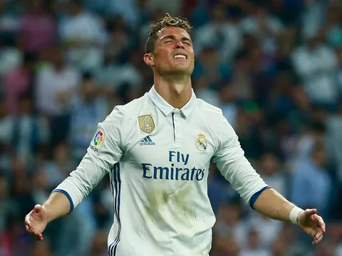 Ronaldo "hóa điên" khi Messi ghi bàn quyết định