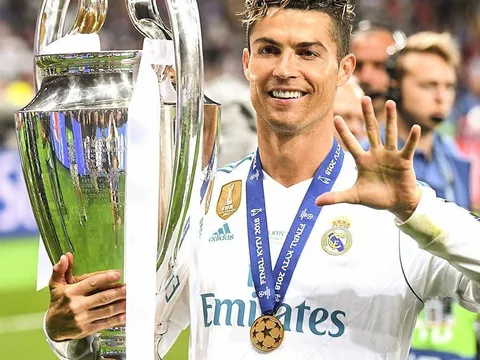 Ronaldo khoe chức vô địch Champions League thứ 5 trong sự nghiệp