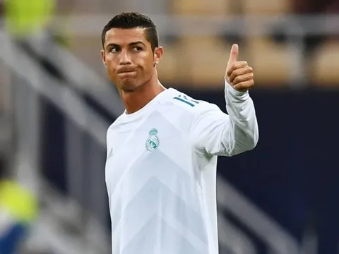 Ronaldo lần đầu tiên ngồi dự bị sau hơn 2 năm rưỡi