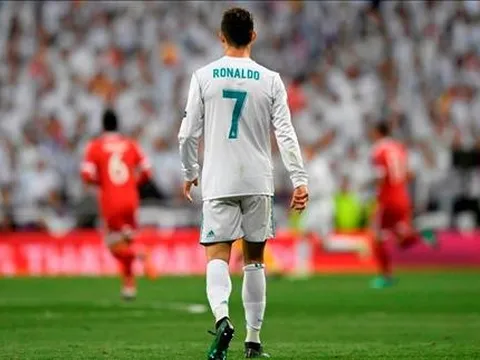 Cristiano Ronaldo lại lập kỉ lục ở Champions League