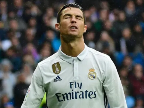 Ronaldo lỡ cơ hội trở lại Anh cuối tuần này