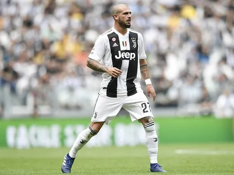 Ronaldo ra tay giúp đội bóng cũ "rút ruột" Juventus