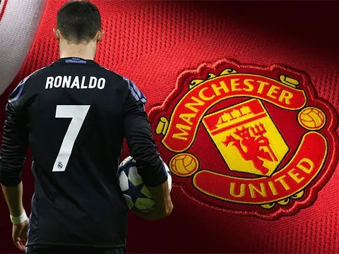 Ronaldo nổi loạn: Real Madrid chỉ đáng... xách dép cho MU!