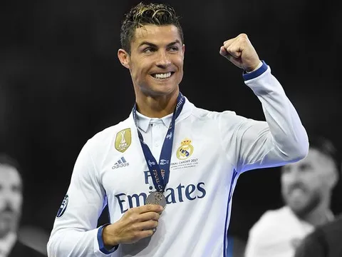 Ronaldo thăng hoa tuổi 32: Bí quyết khiến tất cả sửng sốt!