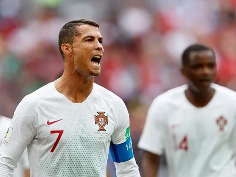 Ronaldo tiếp tục làm 'Vua' nhưng Bồ Đào Nha thắng trong sợ hãi