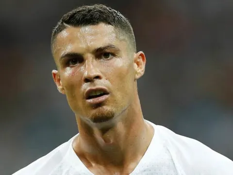 Ronaldo tới Juventus: HLV Lopetegui bắt đầu lo sợ