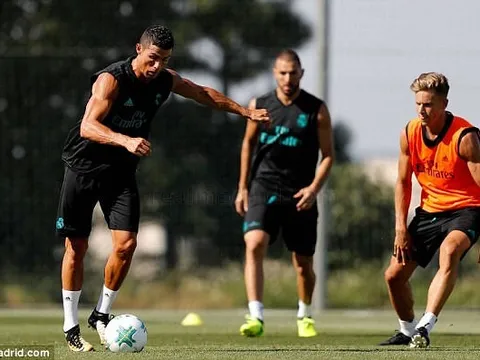 Ronaldo trở lại, Real tập sung sức chờ hạ Man Utd
