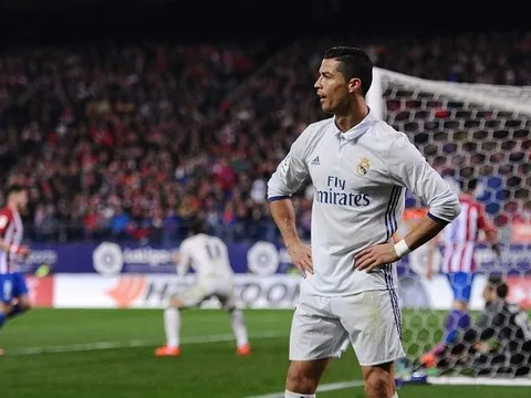 Ronaldo trước nguy cơ lỡ Siêu kinh điển