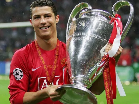 Ronaldo và mùa giải thần thánh cùng Man United