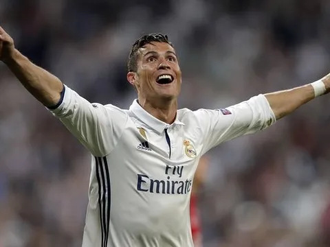Ronaldo và Real Madrid: Đạp lên dư luận mà sống