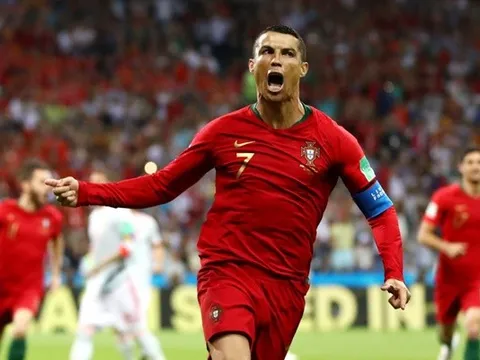 'Ronaldo xuất sắc hơn Messi ở điểm này'