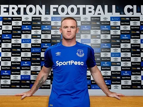 Rooney tiết lộ bí mật trong suốt quãng thời gian khoác áo MU
