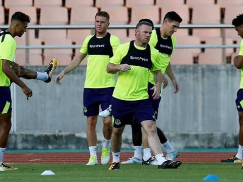 Rooney tập luyện hăng say trước trận ra mắt