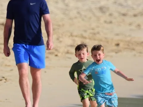 Rooney trổ tài chăm con tại "thiên đường hạ giới"