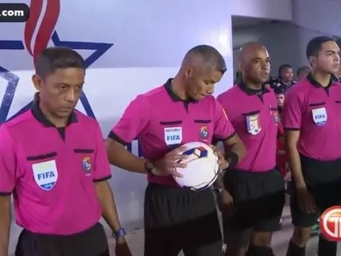 Giấc mơ trợ lý trọng tài World Cup của người công nhân vệ sinh Panama