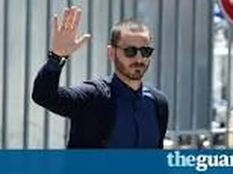 Rừng fan AC Milan hò reo chào đón Leonardo Bonucci